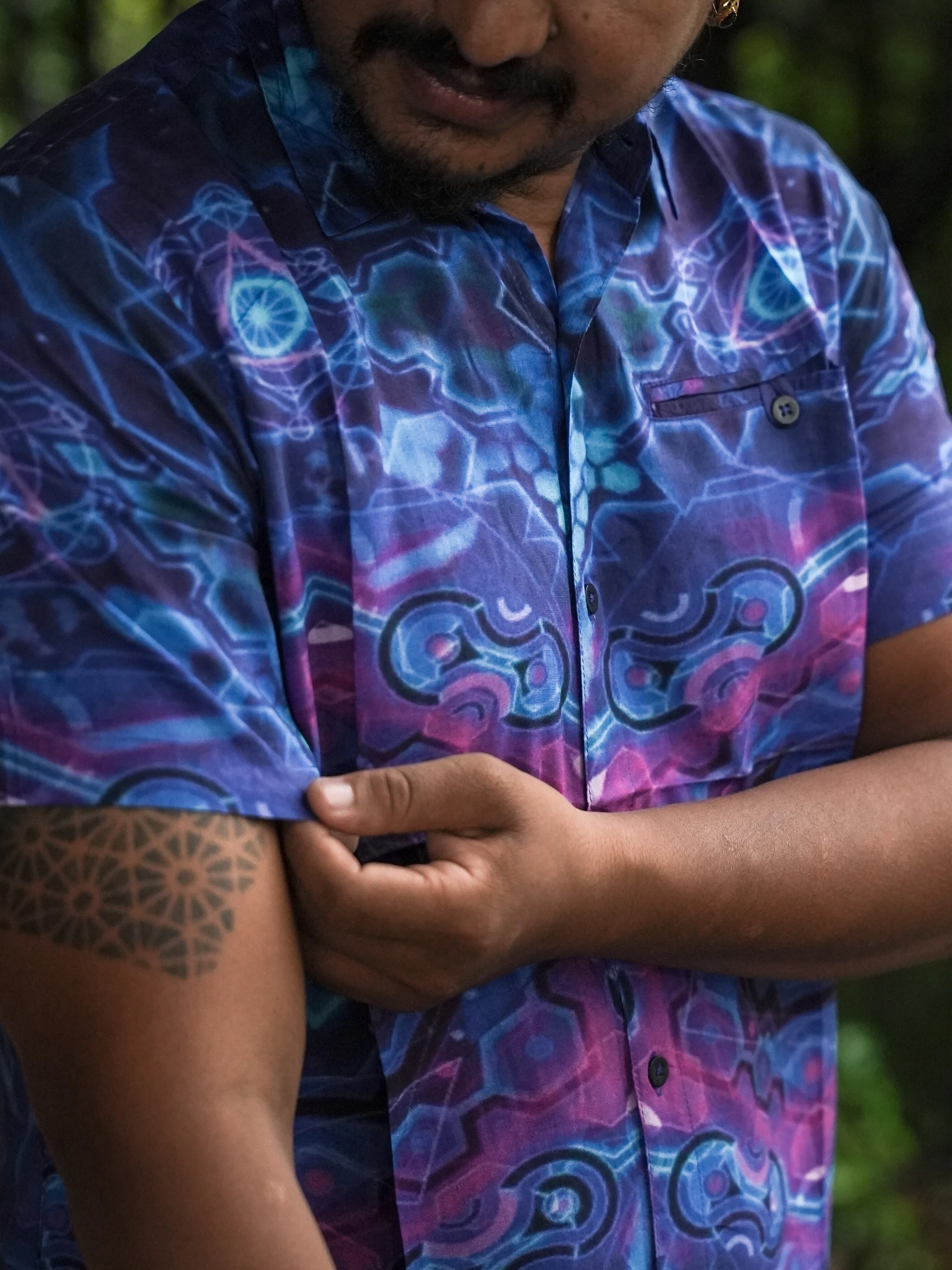 Men's Hexagon Psychedelic Bamboo Shirt, Geometric Festival Rave Wear (100% Bamboo) — view 4