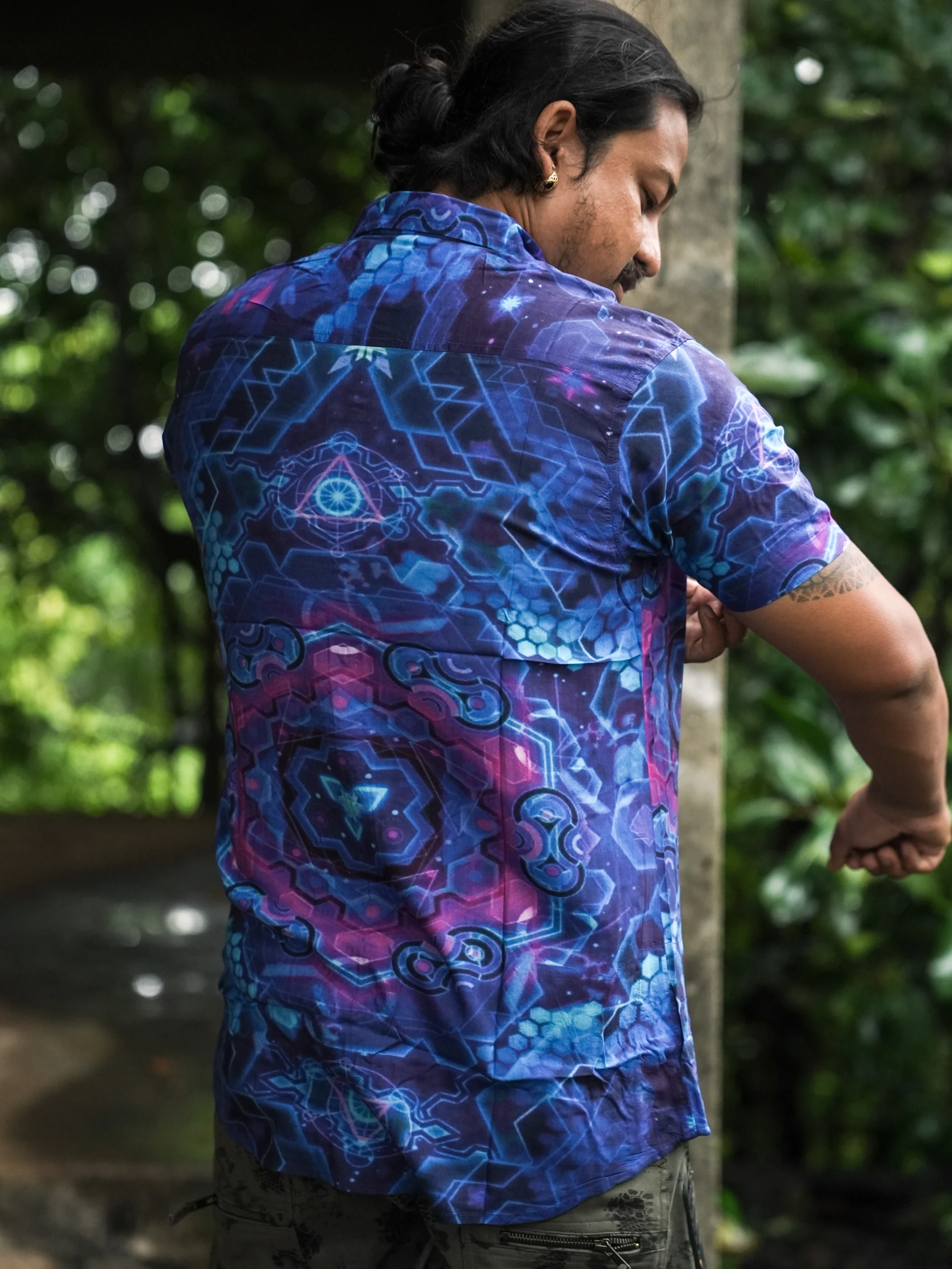 Men's Hexagon Psychedelic Bamboo Shirt, Geometric Festival Rave Wear (100% Bamboo) — view 8