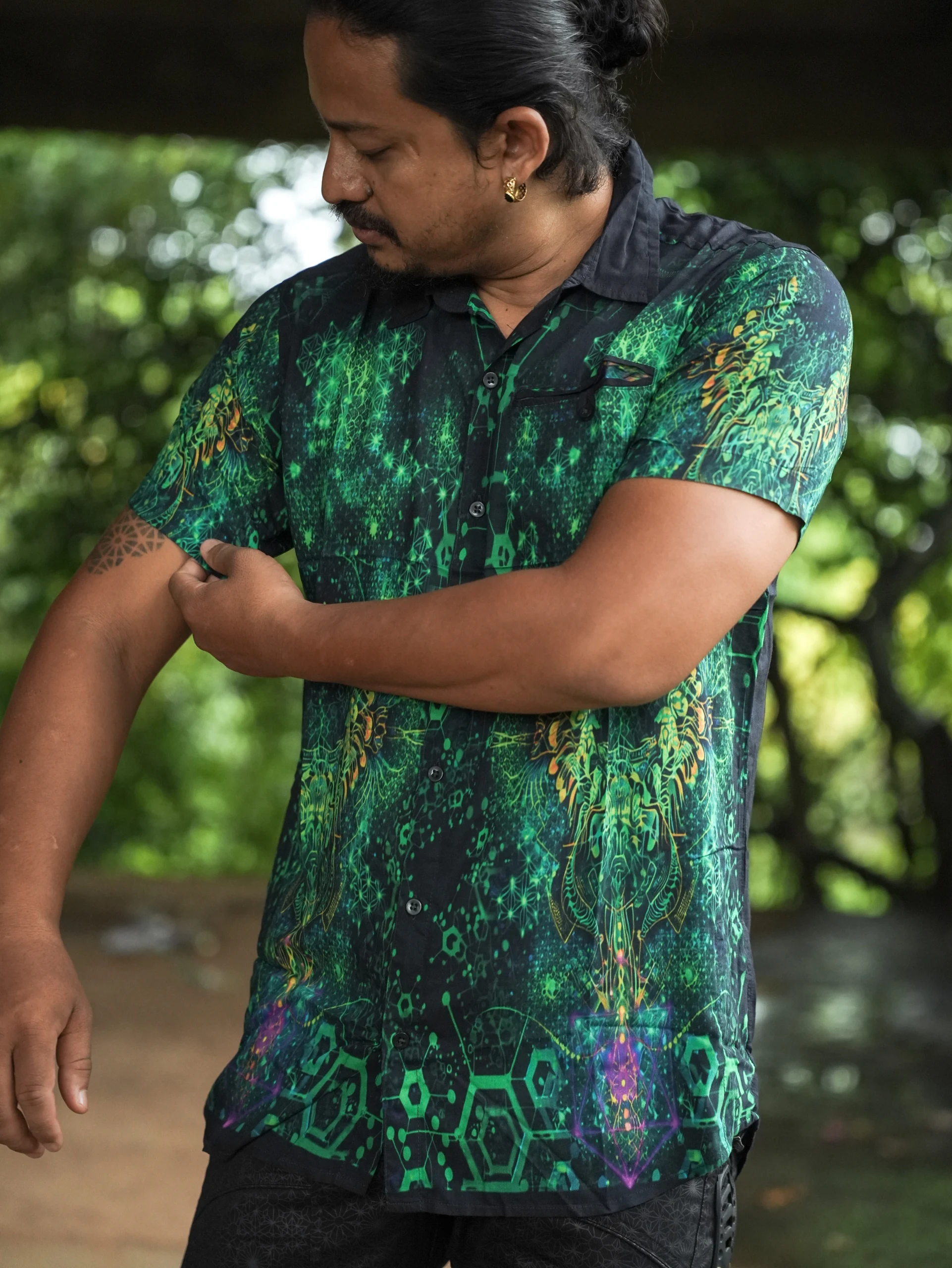 Dark Psychedelic Bamboo Shirt, Mystical Festival Wear, Green All-Over Print (100% Bamboo) — view 10