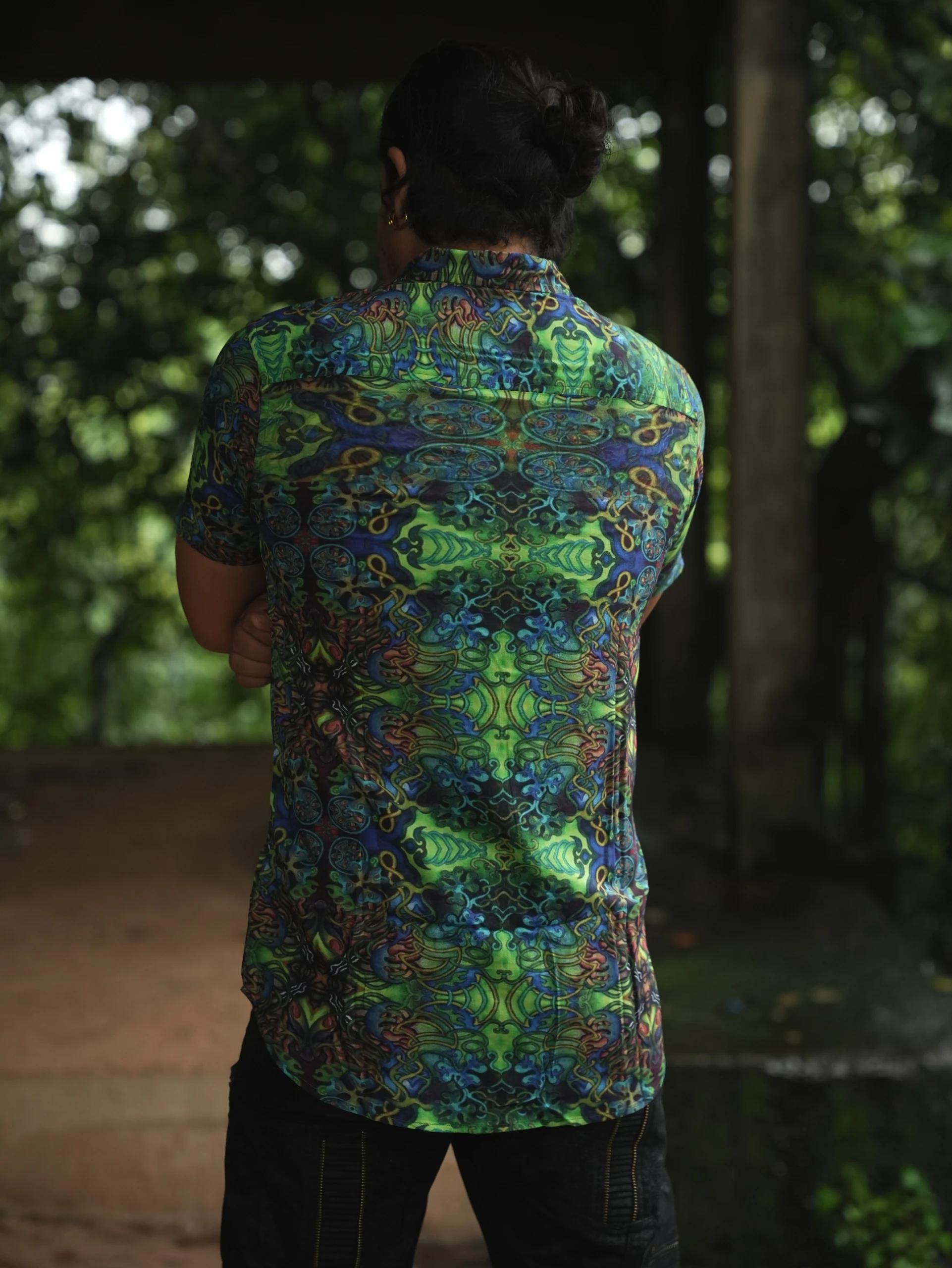 Kaleidoscope Bamboo Festival Shirt, Green Blue Psychedelic Print, Lightweight Men's Shirt — view 4