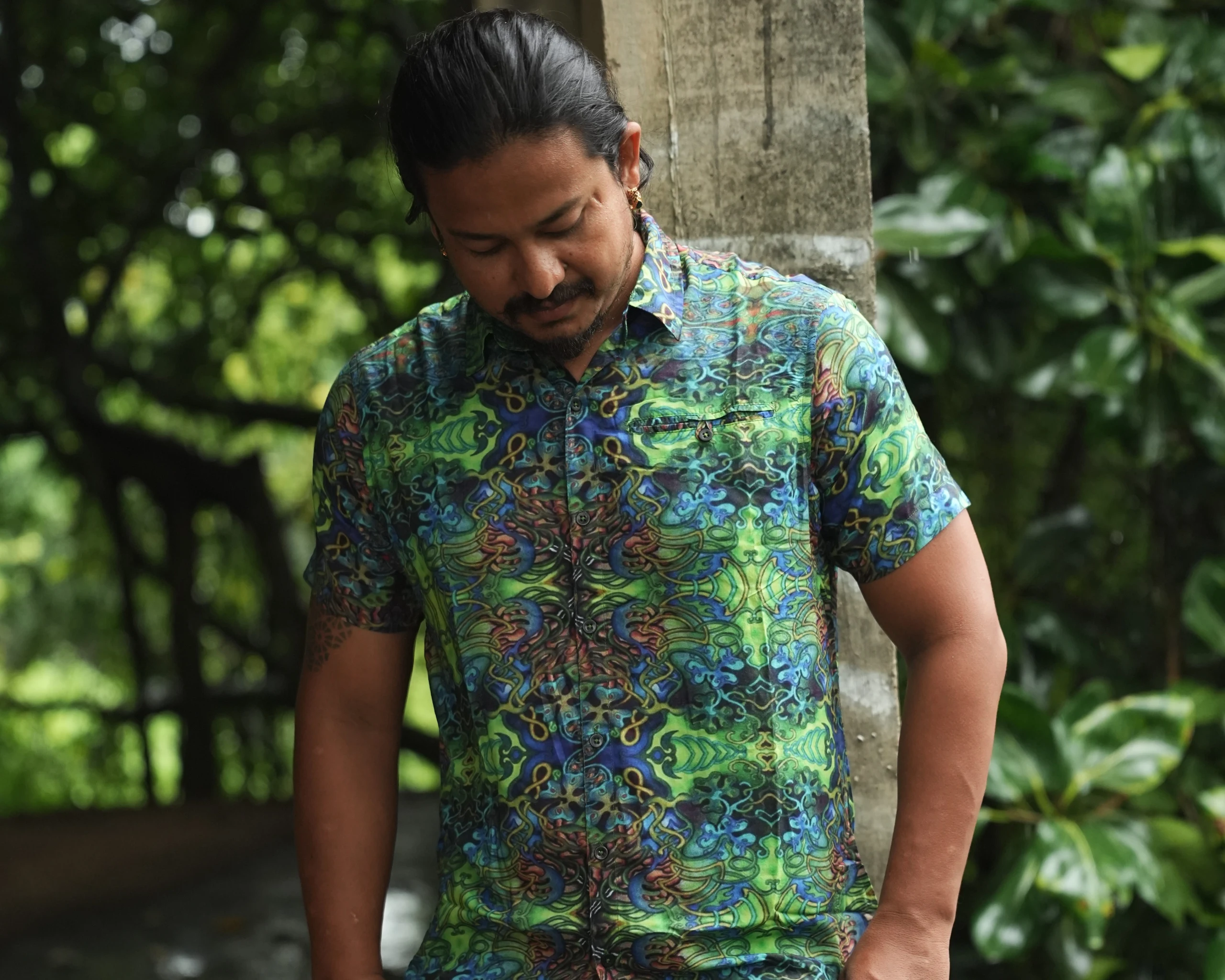 Kaleidoscope Bamboo Festival Shirt, Green Blue Psychedelic Print, Lightweight Men's Shirt — view 6