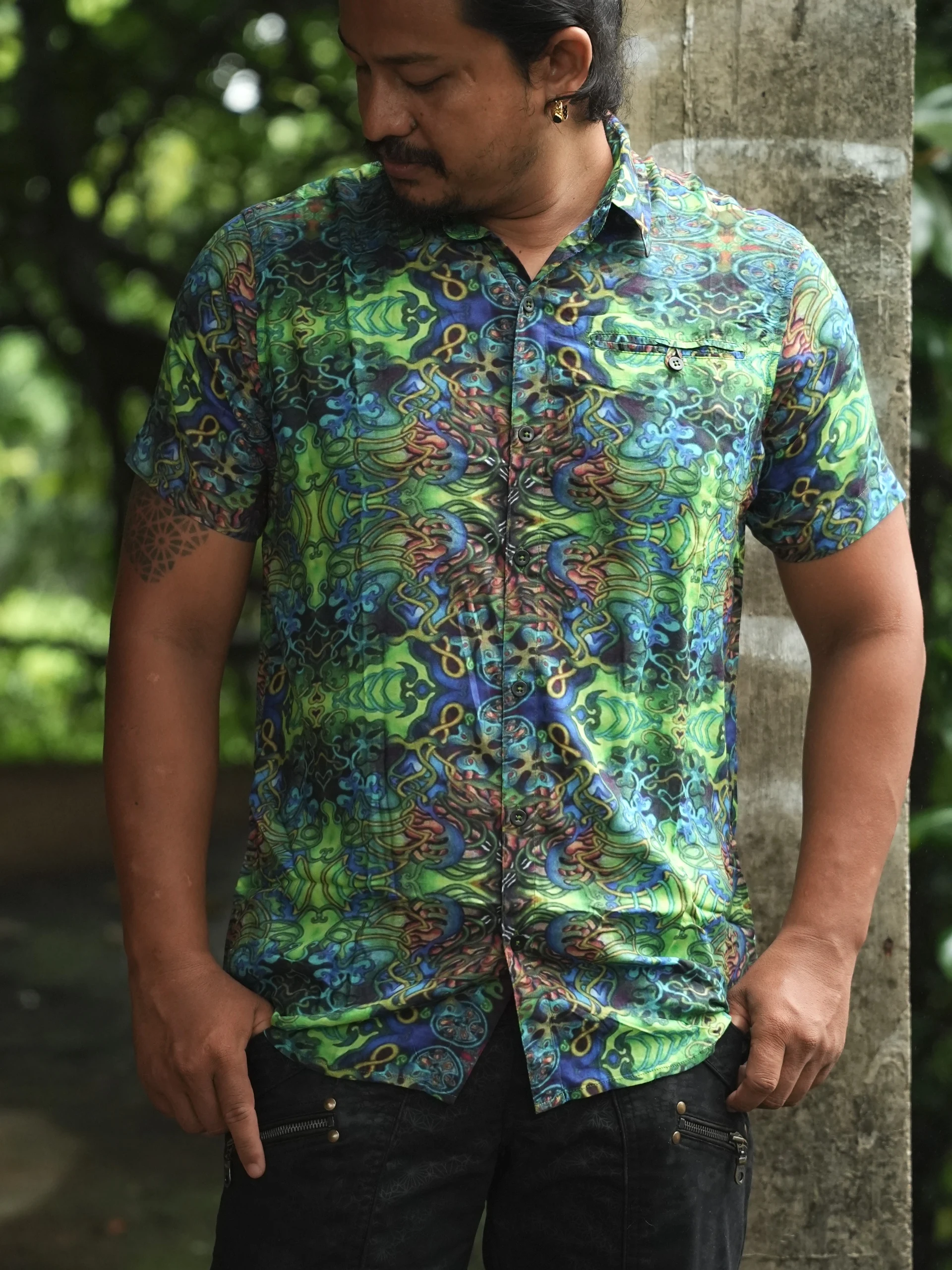 Kaleidoscope Bamboo Festival Shirt, Green Blue Psychedelic Print, Lightweight Men's Shirt — view 7